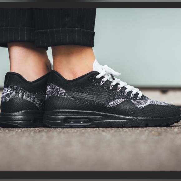 New Nike Air Max 1 Flynit - W size 6 - Picture 1 of 8